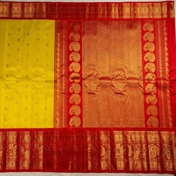TRADITIONAL YELLOW AND RED COMBINATION GADWAL PATTU